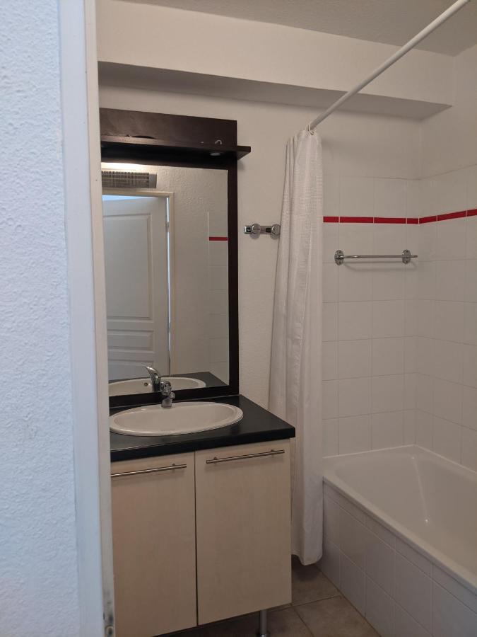 Maisonnette Dans Domaine Avec Piscine A Nyons, Pays Des Olives מראה חיצוני תמונה