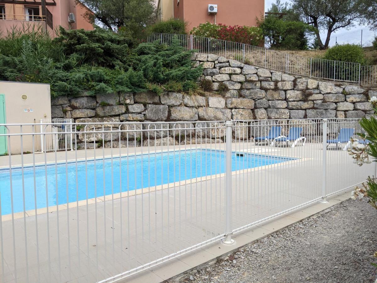 Maisonnette Dans Domaine Avec Piscine A Nyons, Pays Des Olives מראה חיצוני תמונה